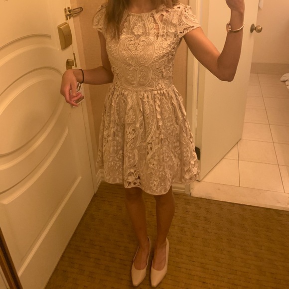 Alice and Olivia lace bridal fit and flare dress size 0 - Picture 2 of 5